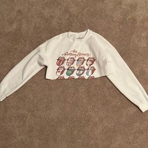 cropped crew neck